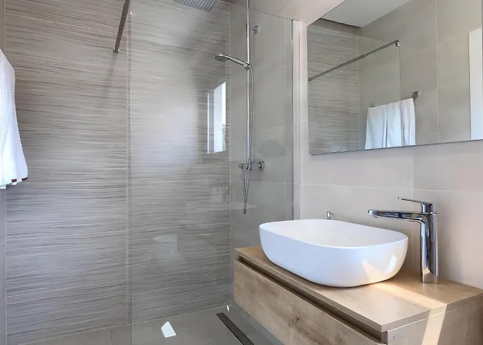 Holiday home Bateli Zeliski