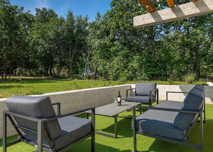 Bateli Holiday home *